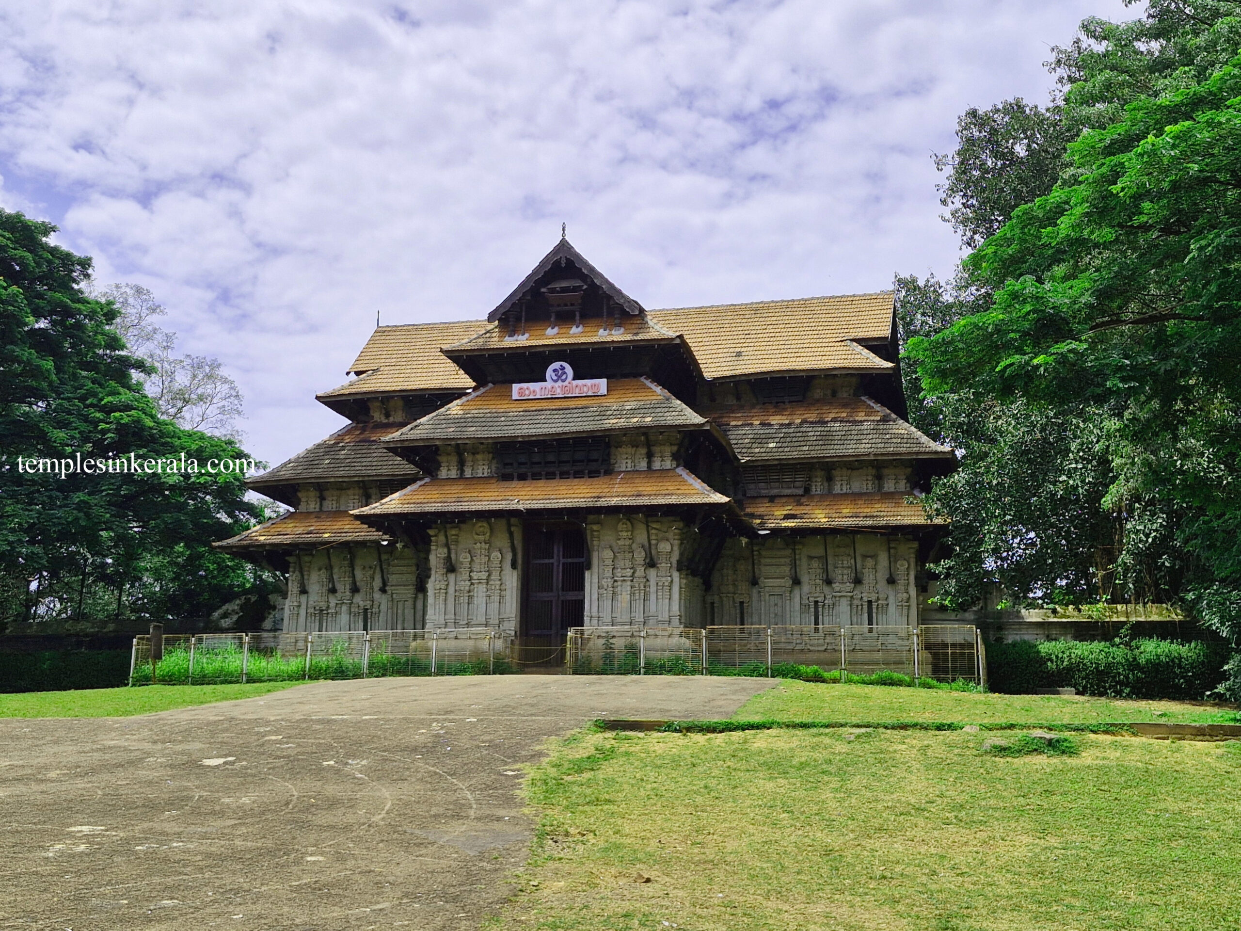 South Gate/തെക്കേ ഗോപുരം Famous Hindu Temples in Kerala